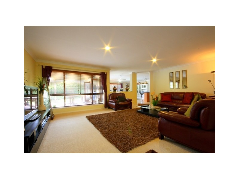 2 Sharscay Close, Burleigh Heads QLD 4220