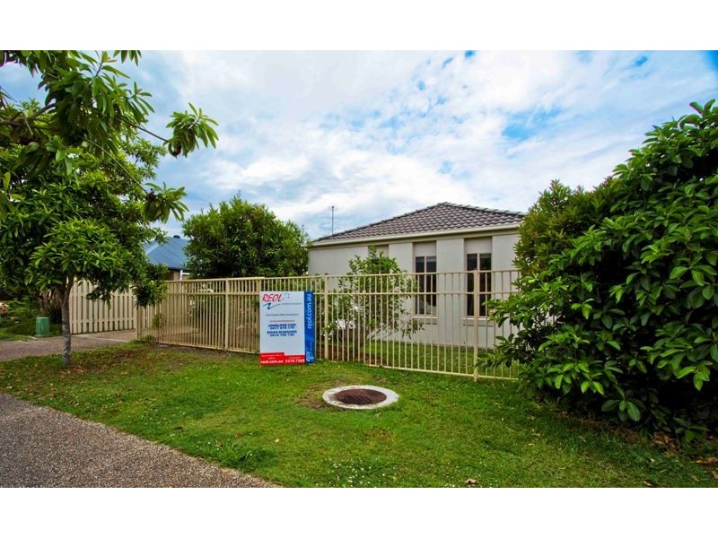 13 Rainbird Close, Burleigh Waters QLD 4220