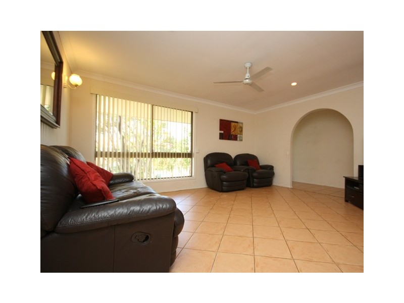 1 Wagtail Crt, Burleigh Waters QLD 4220