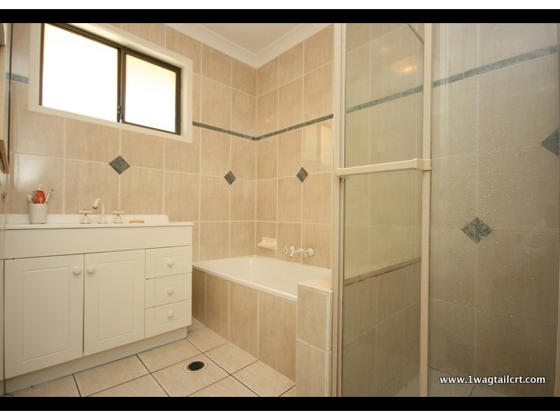 1 Wagtail Crt, Burleigh Waters QLD 4220