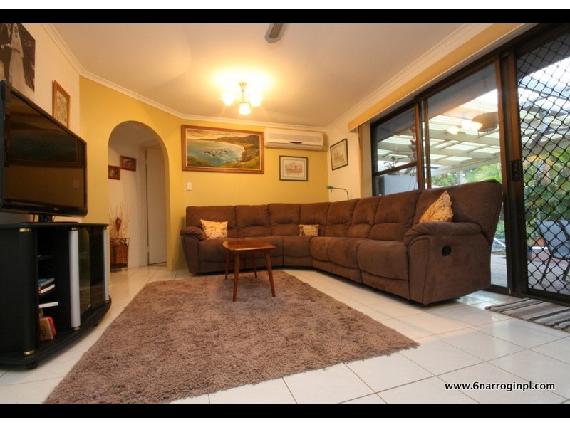 6 Narrogin Place, Burleigh Waters QLD 4220