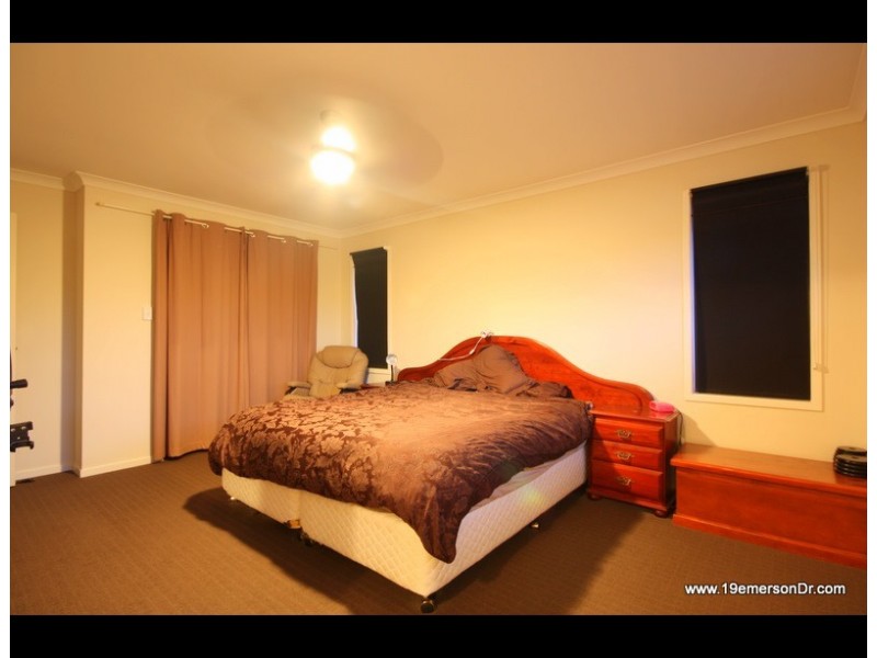 19 Emerson Drive, Bonogin QLD 4213