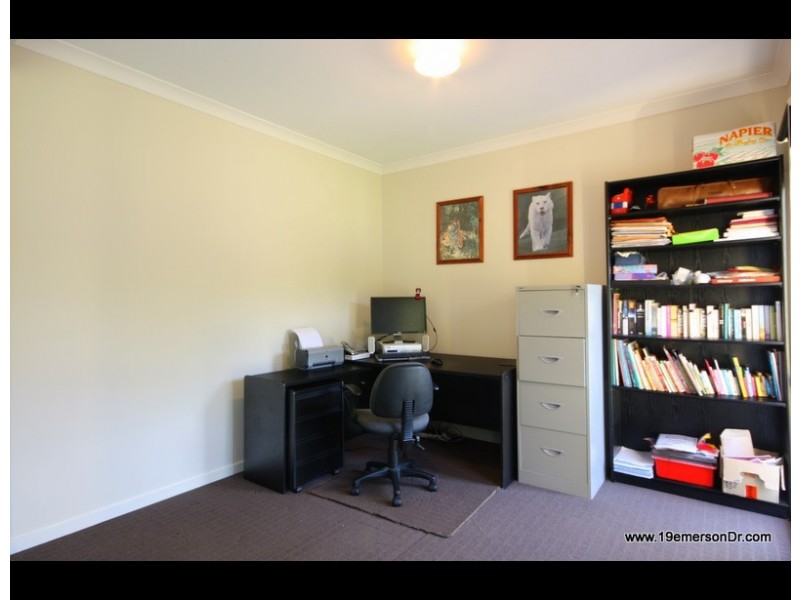 19 Emerson Drive, Bonogin QLD 4213
