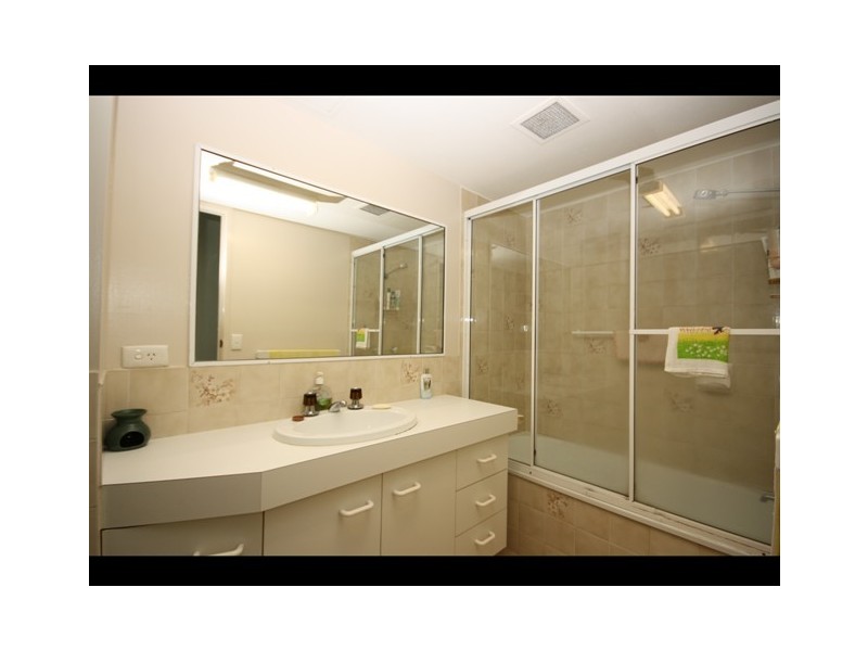 1/2  Hayle St, Burleigh Heads QLD 4220