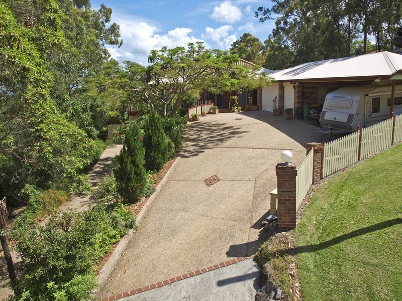 53 Castle Hill Drive South, Gaven QLD 4211