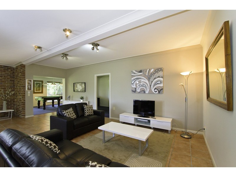 53 Castle Hill Drive South, Gaven QLD 4211