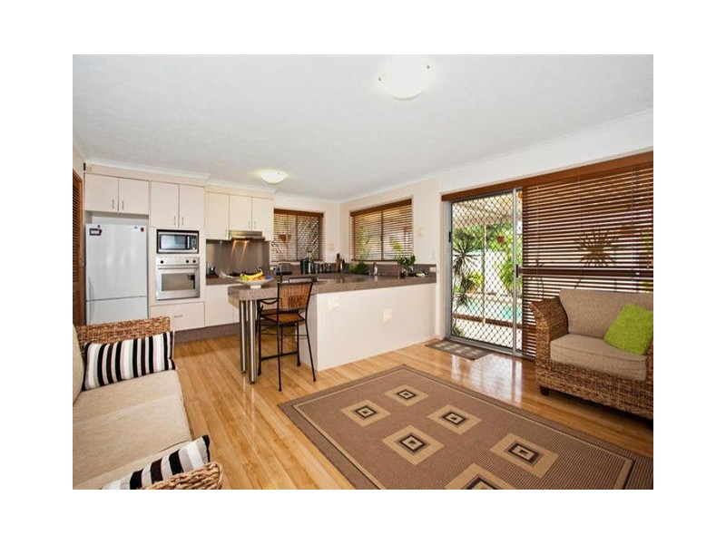 32 Bluejay Street, Burleigh Waters QLD 4220