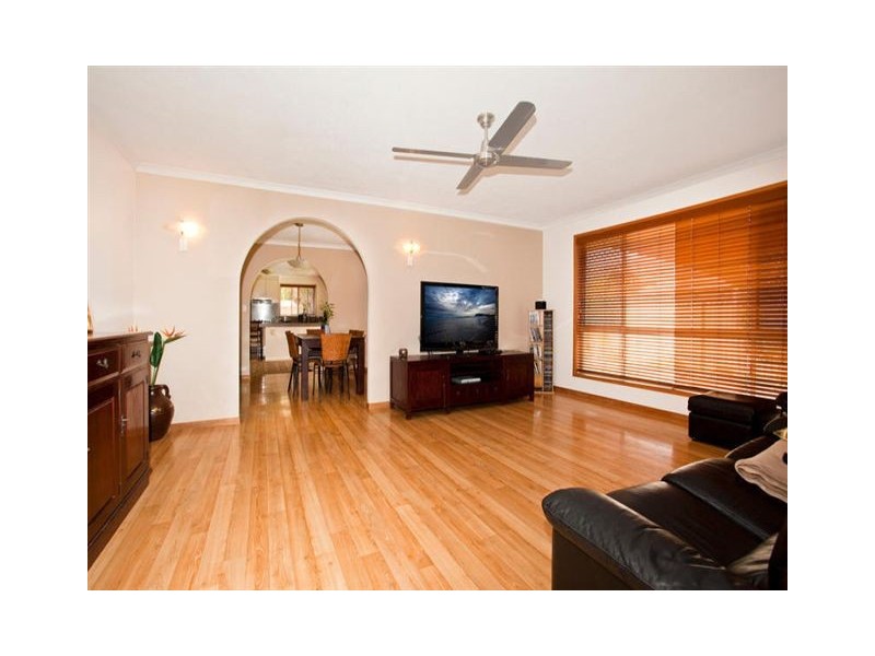 32 Bluejay Street, Burleigh Waters QLD 4220