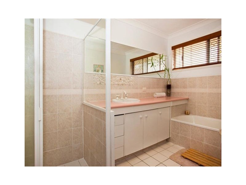 32 Bluejay Street, Burleigh Waters QLD 4220