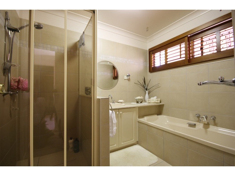 26 Bushtree Court, Burleigh Waters QLD 4220