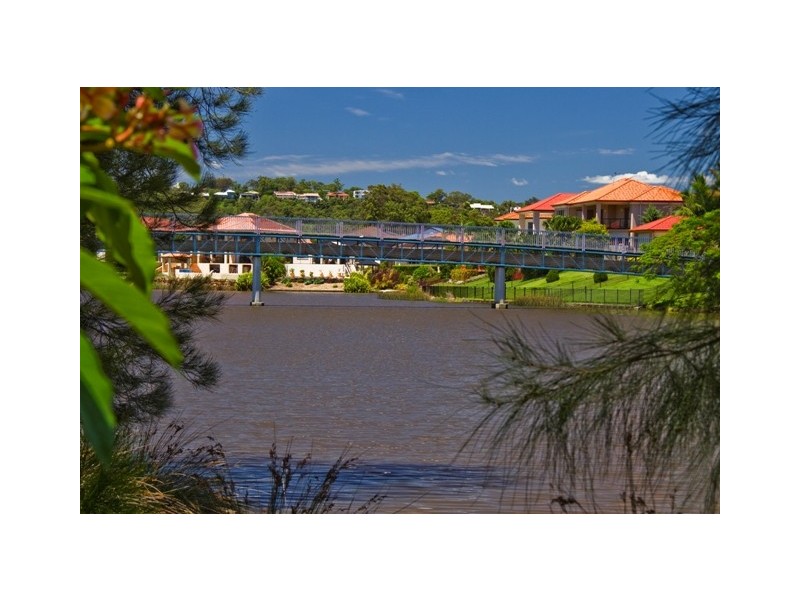 174 Acanthus Avenue, Burleigh Waters QLD 4220