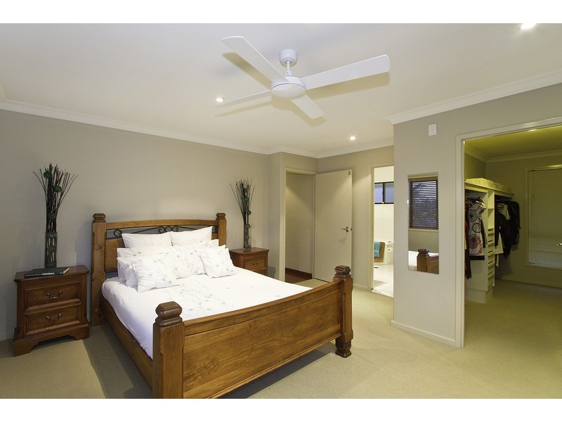 215 Mallawa Drive, Palm Beach QLD 4221
