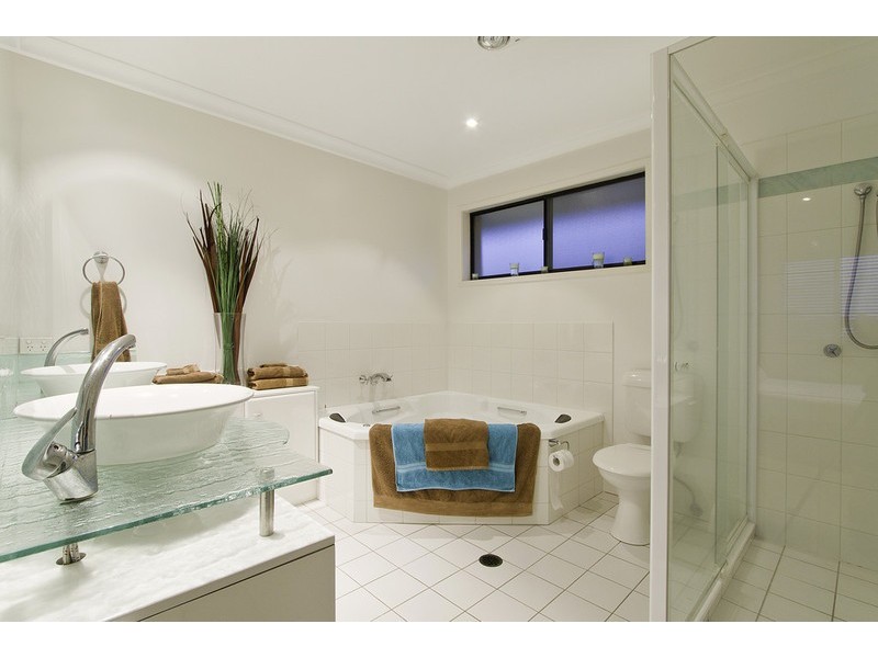 215 Mallawa Drive, Palm Beach QLD 4221