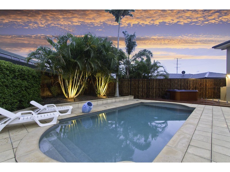 215 Mallawa Drive, Palm Beach QLD 4221