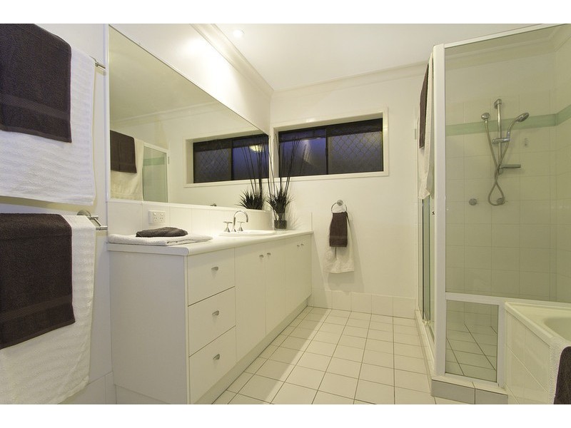 215 Mallawa Drive, Palm Beach QLD 4221