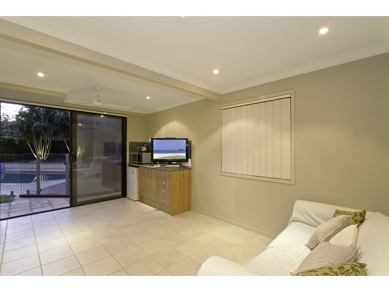 215 Mallawa Drive, Palm Beach QLD 4221