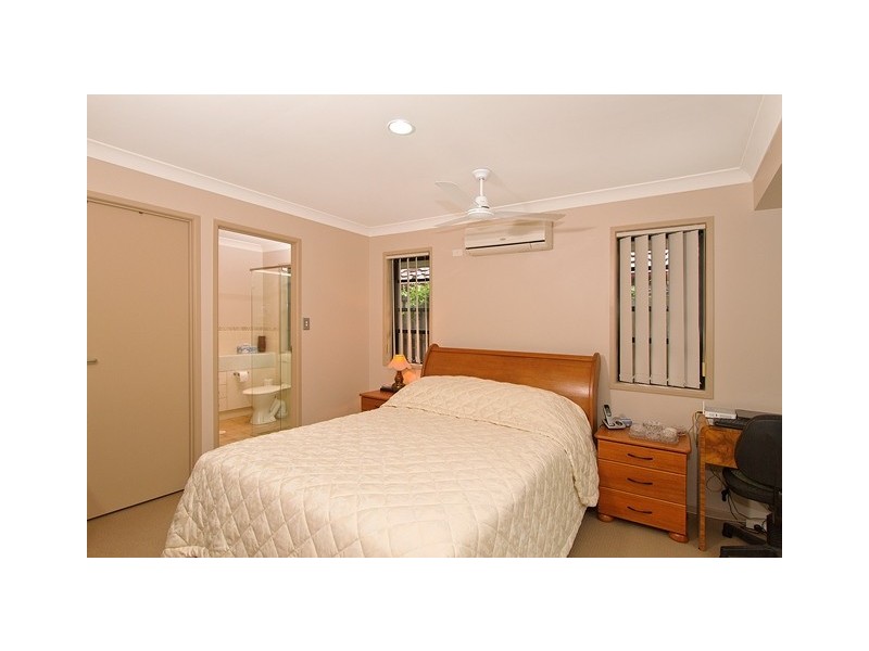 28 Seville Cct, Burleigh Waters QLD 4220