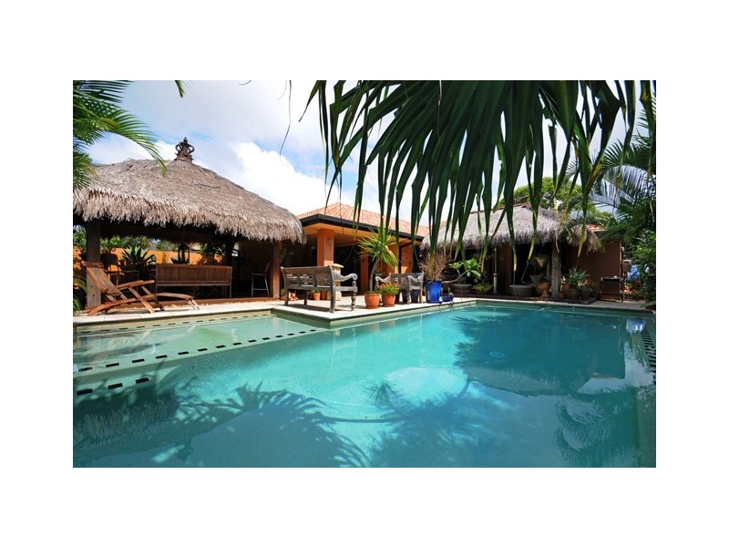 24 Shoalwater Court, Burleigh Waters QLD 4220