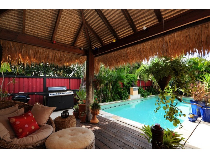 24 Shoalwater Court, Burleigh Waters QLD 4220