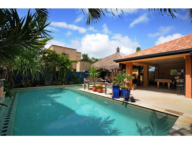 24 Shoalwater Court, Burleigh Waters QLD 4220