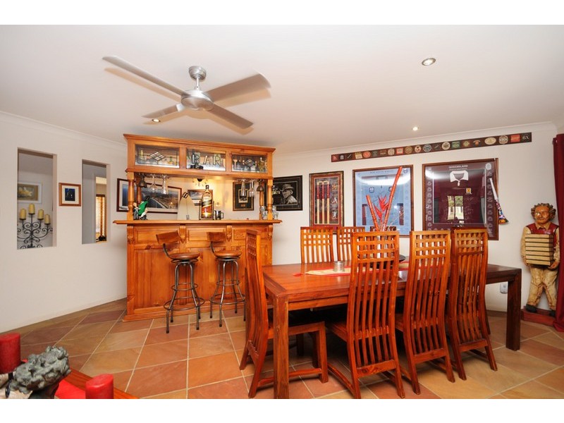 24 Shoalwater Court, Burleigh Waters QLD 4220