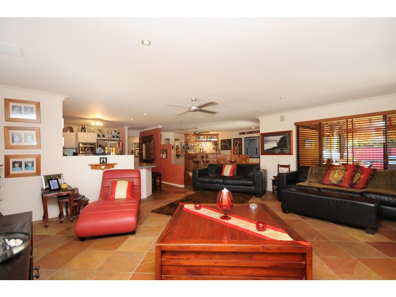 24 Shoalwater Court, Burleigh Waters QLD 4220