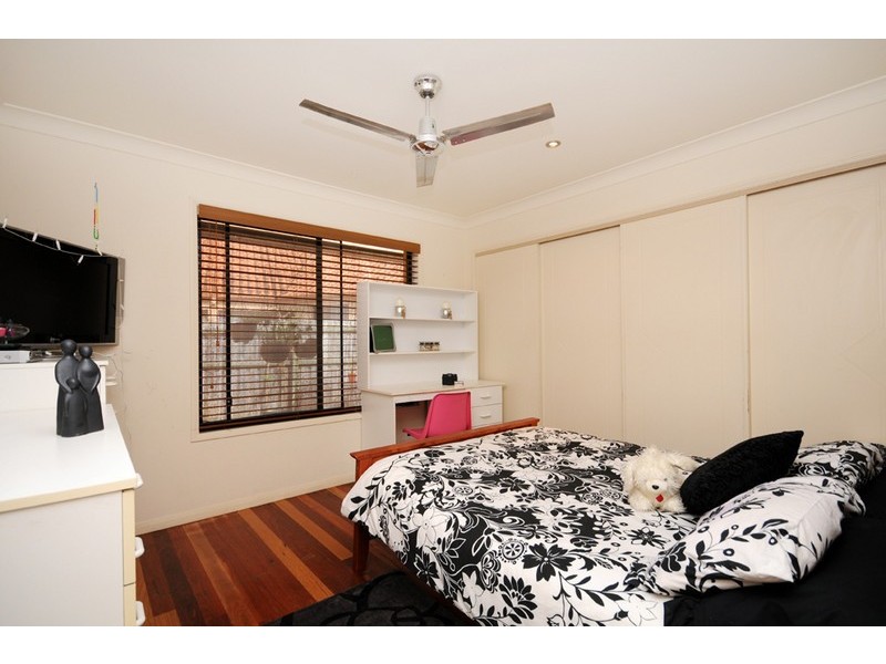 24 Shoalwater Court, Burleigh Waters QLD 4220