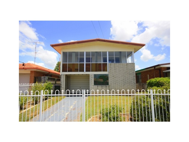 34 Chainey Avenue, Miami QLD 4220