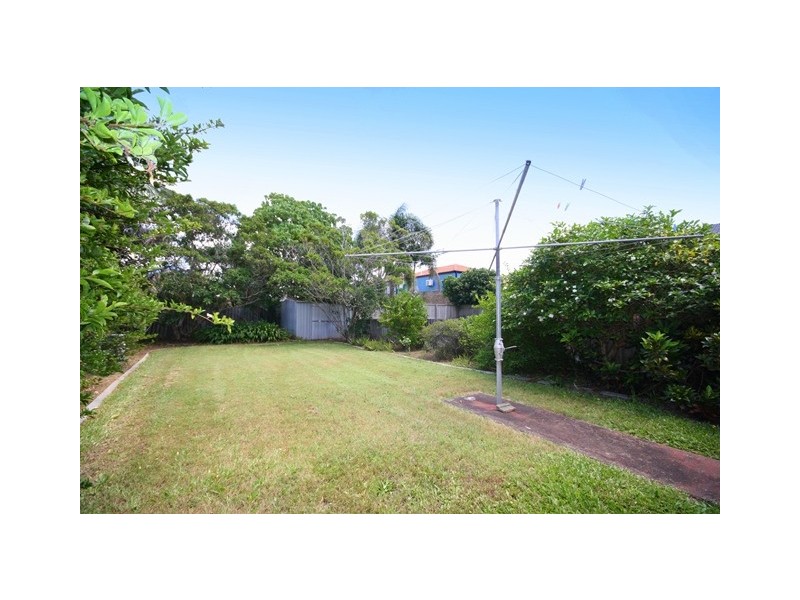 34 Chainey Avenue, Miami QLD 4220