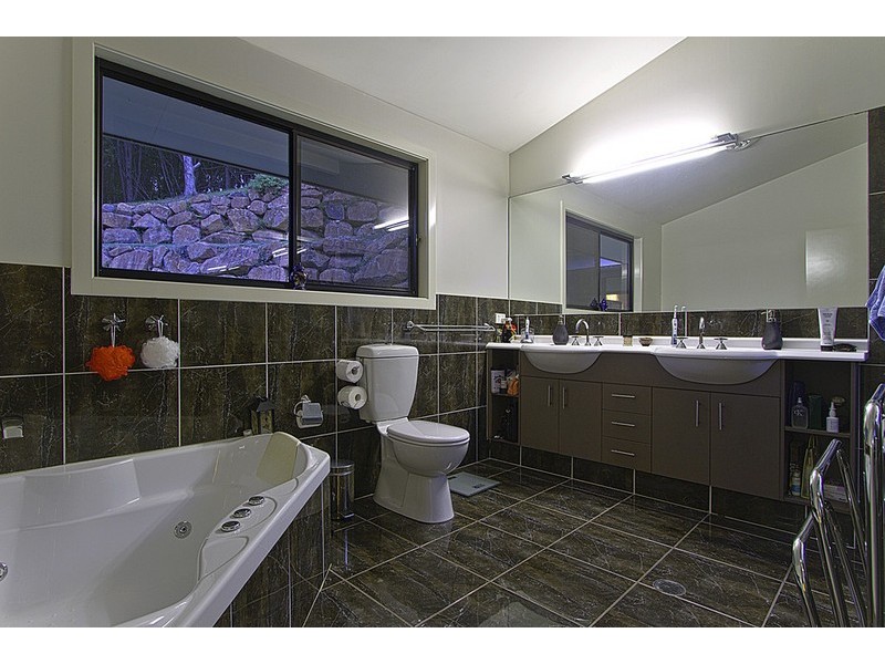 6B Yarra Court, Tallebudgera Valley QLD 4228