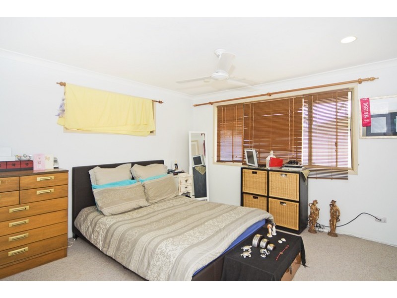 2 Darter Court, Burleigh Waters QLD 4220