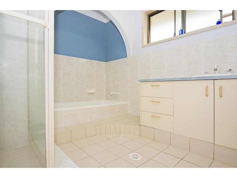 2 Darter Court, Burleigh Waters QLD 4220