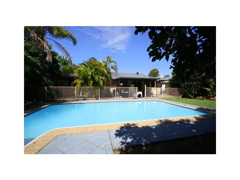69 Christine Avenue, Burleigh Waters QLD 4220