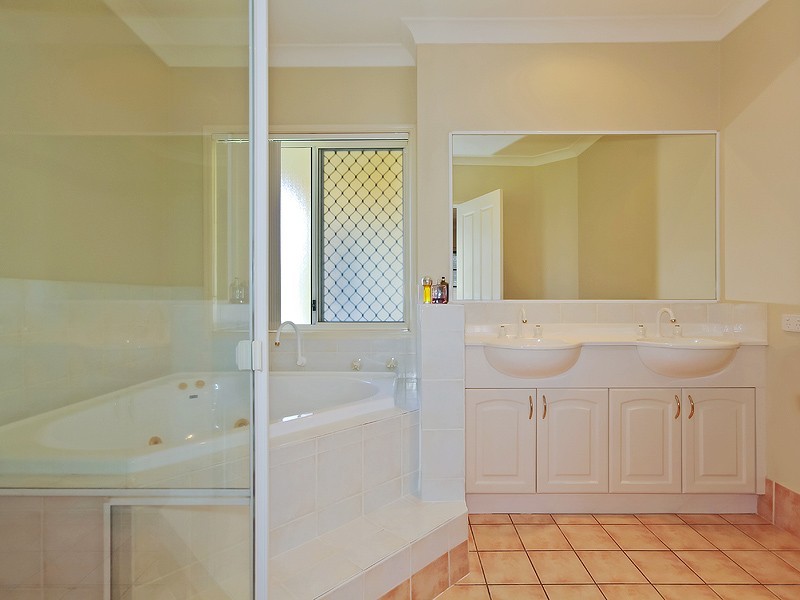 159 Dunlin Drive, Burleigh Waters QLD 4220