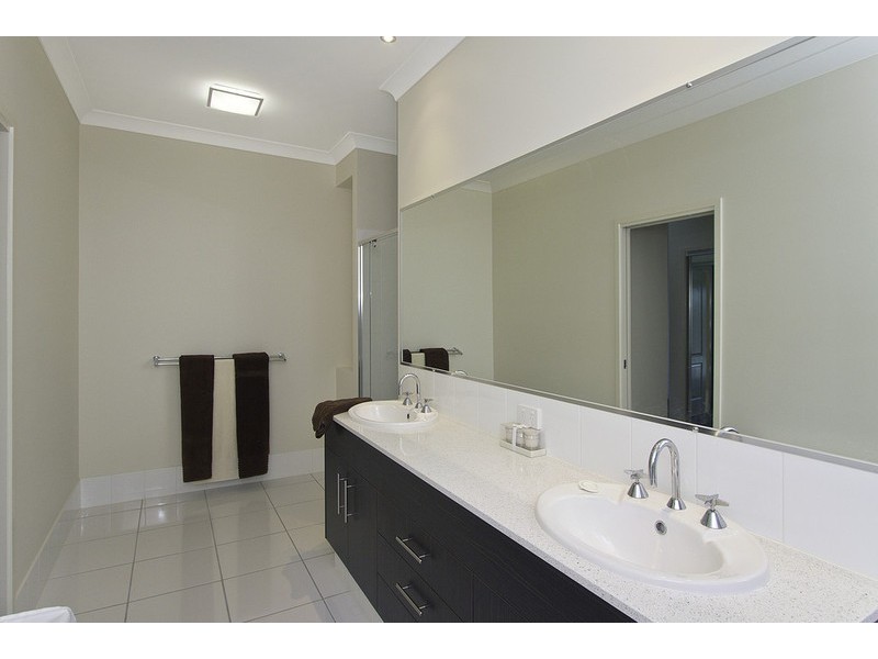 23 Grasslands Crescent, Reedy Creek QLD 4227