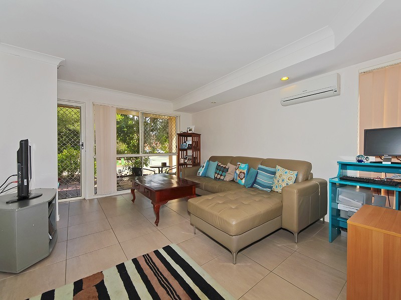 30/1 Warbler Parade, Varsity Lakes QLD 4227