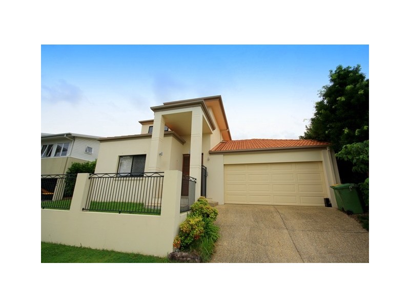 37 Bayswater Avenue, Varsity Lakes QLD 4227