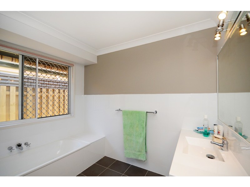 11 Thornbill Place, Burleigh Waters QLD 4220
