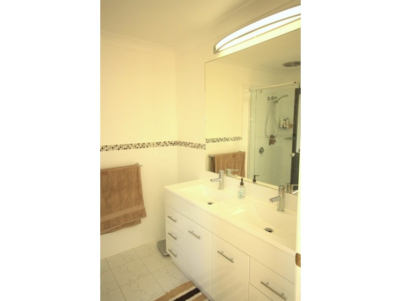 1/11 Beachcomber Court, Burleigh Waters QLD 4220