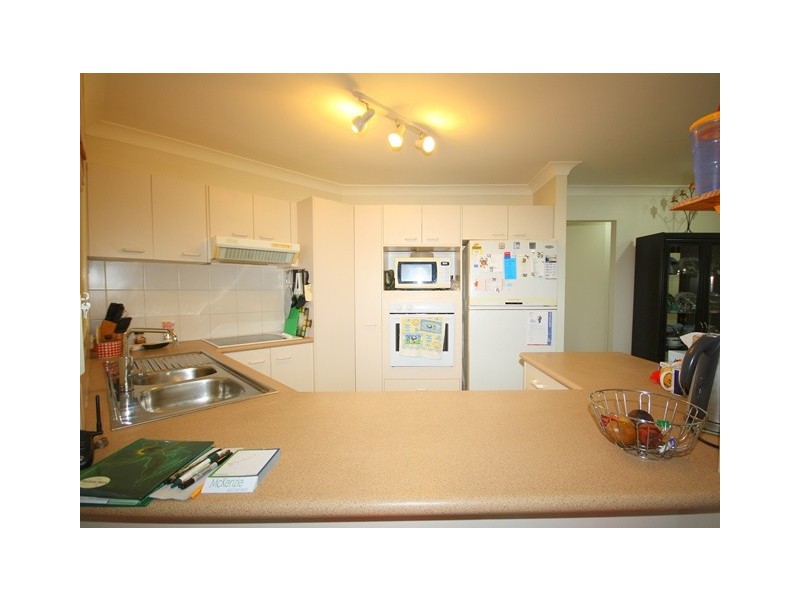 10 Bowerbird Place, Burleigh Waters QLD 4220