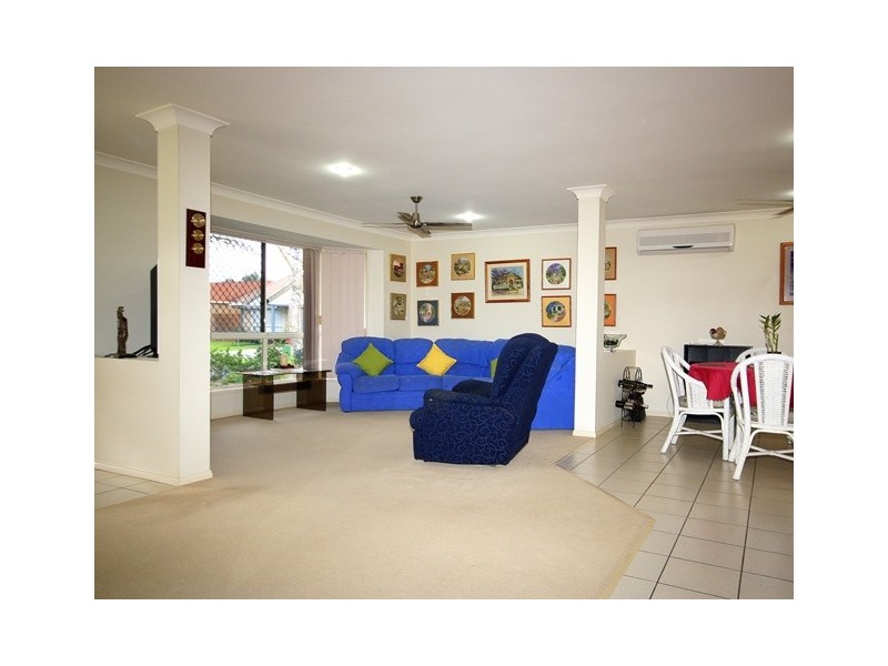 10 Bowerbird Place, Burleigh Waters QLD 4220