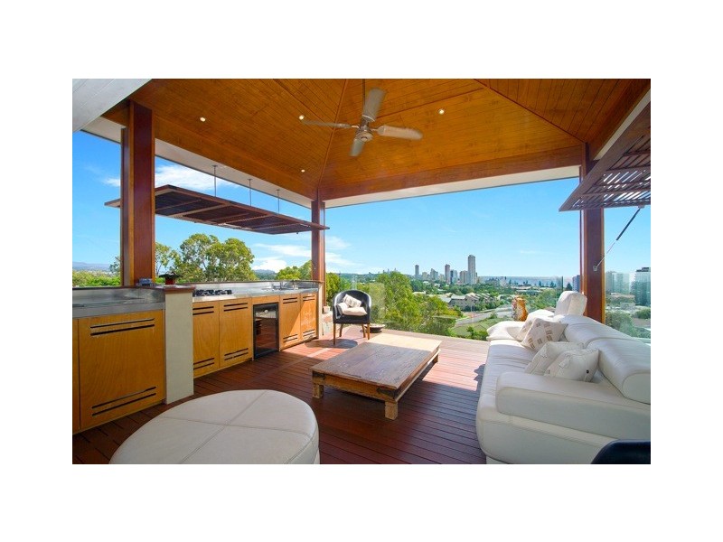 1/8  East Street, Burleigh Heads QLD 4220