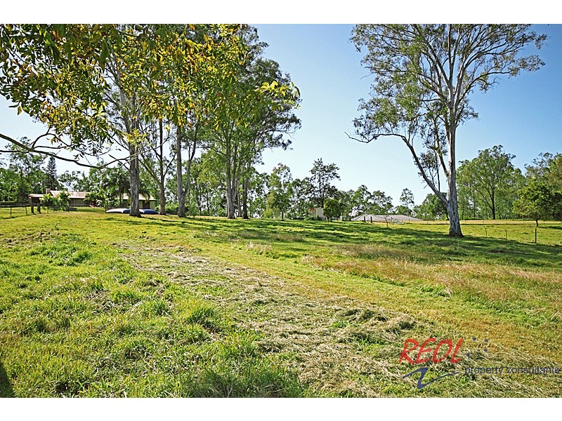 26 Crest Road, South Maclean QLD 4280