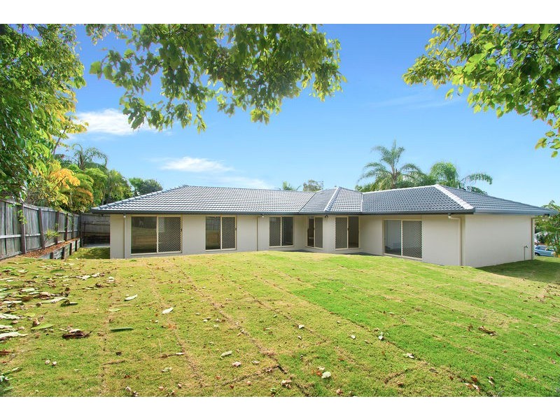 6 Banff Court, Robina QLD 4226