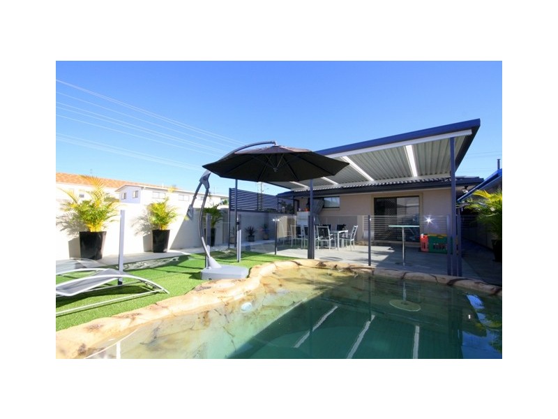 26 Dawn Parade, Miami QLD 4220