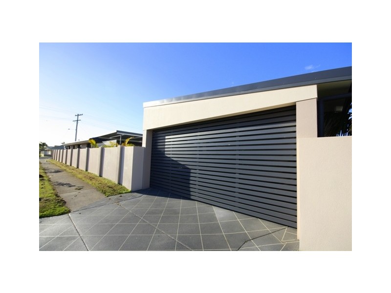 26 Dawn Parade, Miami QLD 4220