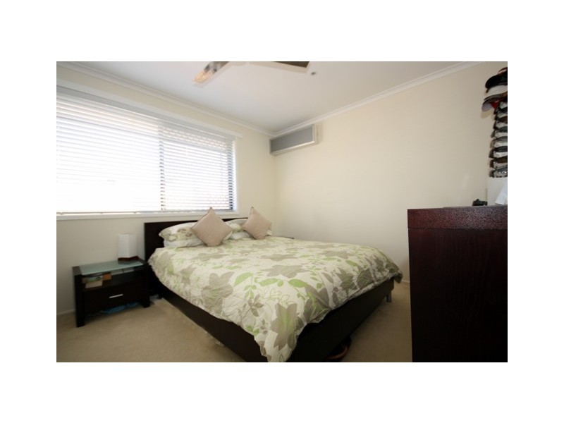 26 Dawn Parade, Miami QLD 4220