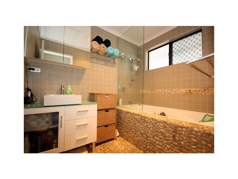 26 Dawn Parade, Miami QLD 4220