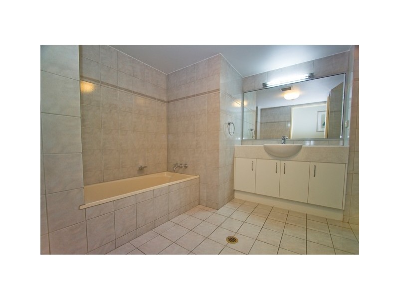 35/2890 Gold Coast Highway, Surfers Paradise QLD 4217