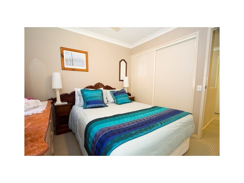 11/1  Warbler Parade, Varsity Lakes QLD 4227